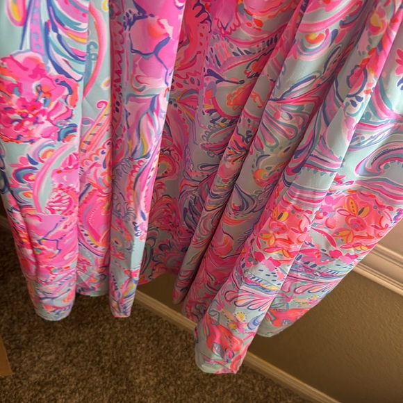 NWT Lilly Pulitzer maxi dress. Gold adjustable strap hardware stunning . - Picture 2 of 8